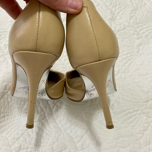 KRISTIN CAVALLARI FOR CHINESE LAUNDRY COPERTINA PUMPS SIZE 6/36.5 color is nude - Picture 3 of 5